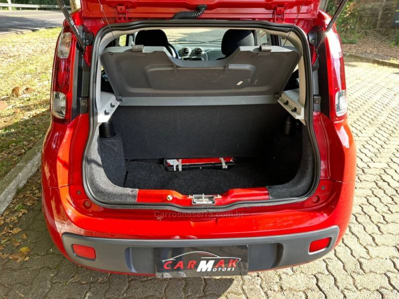 FIAT - UNO - 2012/2013 - Vermelha - R$ 35.900,00