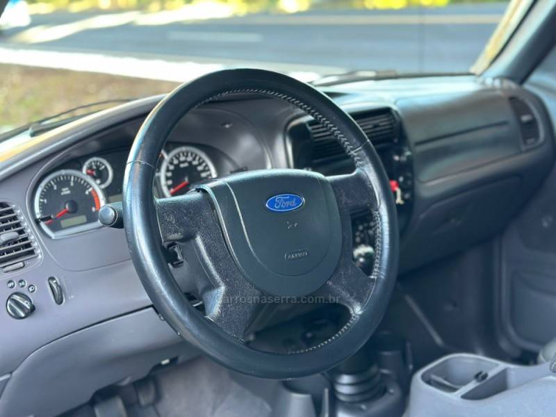 FORD - RANGER - 2008/2008 - Prata - R$ 109.900,00