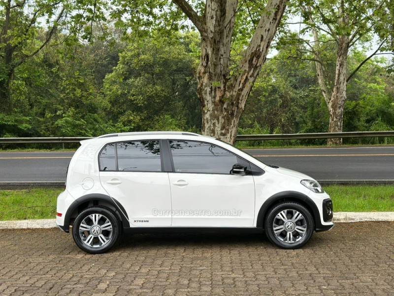 VOLKSWAGEN - UP - 2020/2020 - Branca - R$ 68.900,00