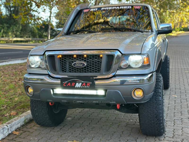 FORD - RANGER - 2008/2008 - Prata - R$ 109.900,00