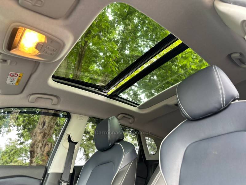 CHEVROLET - TRACKER - 2023/2024 - Prata - R$ 128.900,00