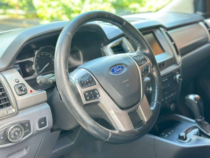 FORD - RANGER - 2016/2017 - Branca - R$ 142.900,00