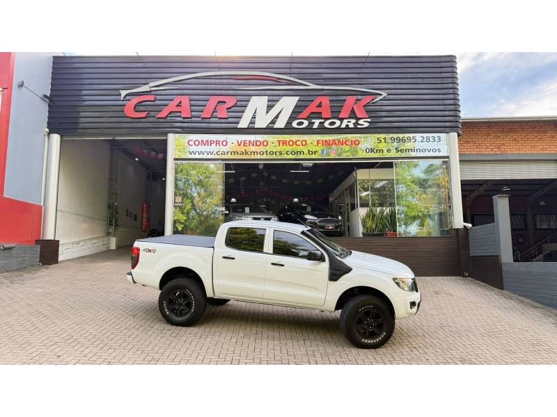 FORD - RANGER - 2012/2013 - Branca - R$ 110.900,00