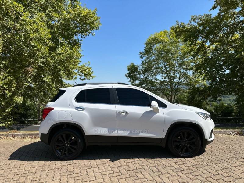 CHEVROLET - TRACKER - 2018/2019 - Branca - R$ 95.900,00