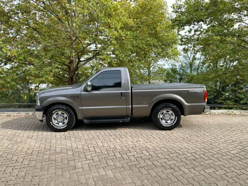 FORD - F-250 - 2001/2001 - Cinza - R$ 239.900,00
