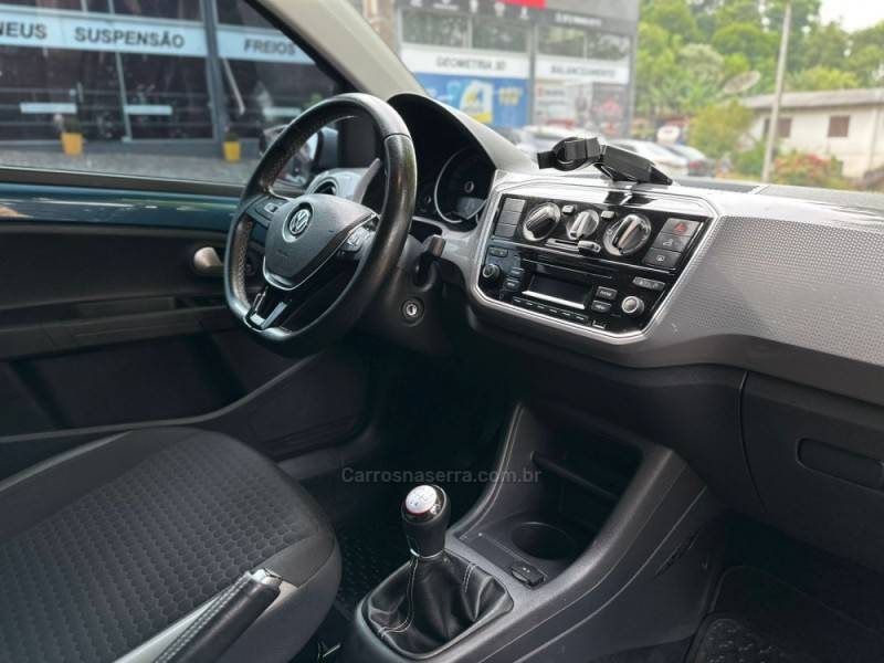 VOLKSWAGEN - UP - 2017/2018 - Azul - R$ 65.900,00