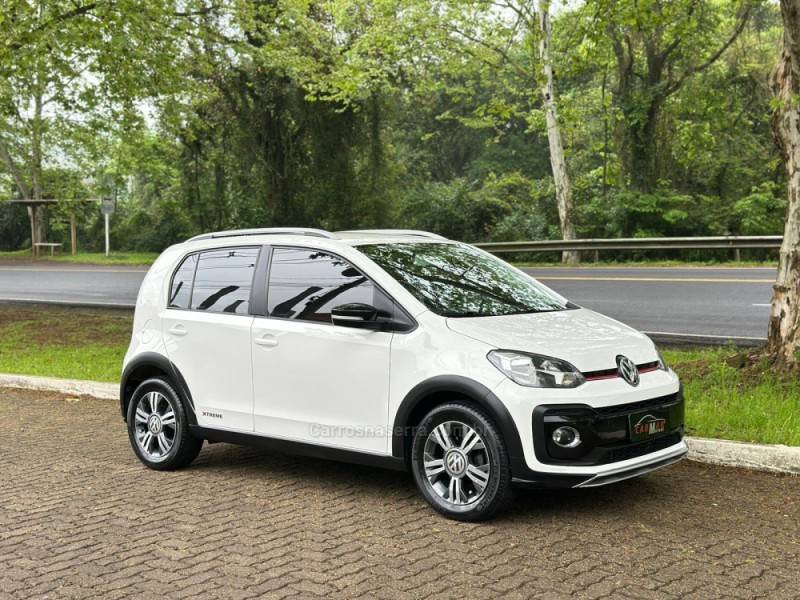 VOLKSWAGEN - UP - 2020/2020 - Branca - R$ 68.900,00
