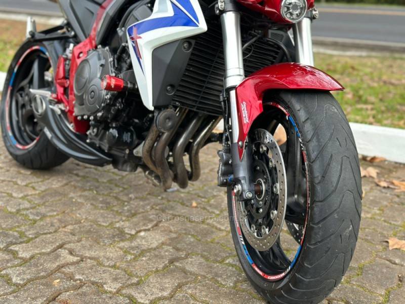 HONDA - CB 1000R - 2015/2015 - Vermelha - R$ 54.900,00
